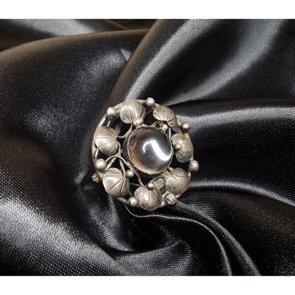 Rare Find Vintage MARY GAGE Sterling Silver Brooch – Hand-Wrought Leaf & Quartz